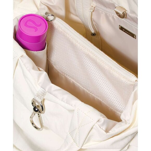 Lululemon On My Level Bag 2.0 19L Beige OS - Picture 10 of 13